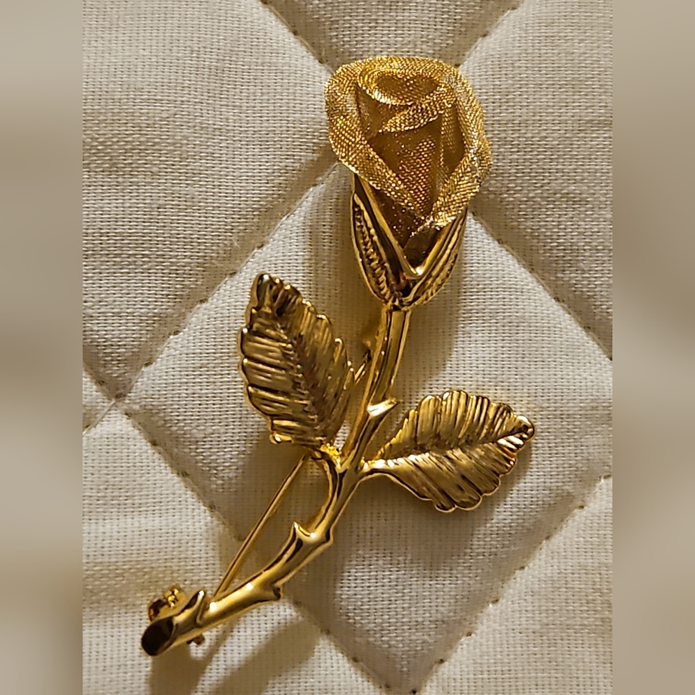 AAI Vintage Goldtone Rose Brooch Pin with Mesh Petals, 2.25"